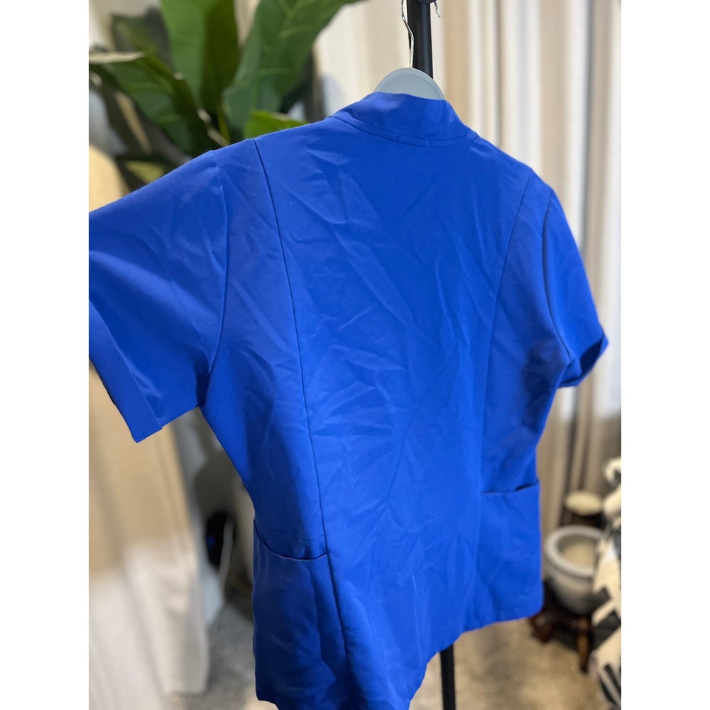 FIGS Technical Collection Royal Blue Mandarin Collar V-Neck Scrub Top Womens L - Picture 4 of 4